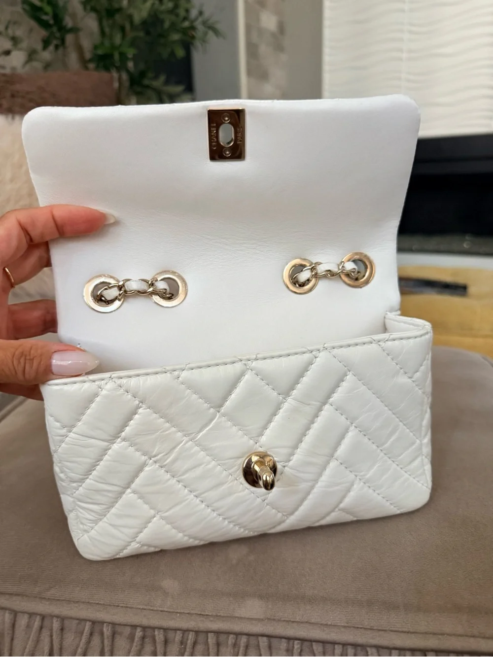 CHANEL Cream Quilted Chevron Leather Crossbody Bag with Gold Chain Small